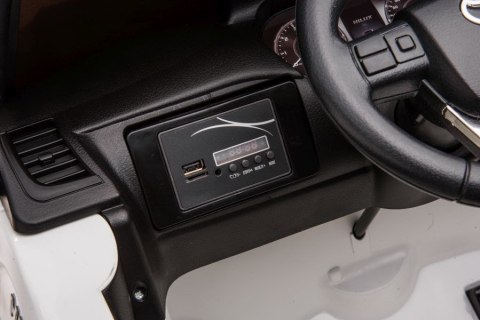 Auto Na Akumulator Toyota Hilux DK-HL860 Białe Auto Na Akumulator Toyota Hilux DK-HL860 Białe