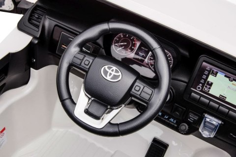 Auto Na Akumulator Toyota Hilux DK-HL860 Białe Auto Na Akumulator Toyota Hilux DK-HL860 Białe