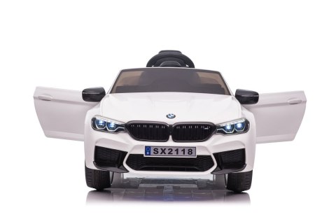 Auto Na Akumulator BMW M5 DRIFT Białe Auto Na Akumulator BMW M5 DRIFT Białe
