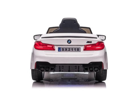 Auto Na Akumulator BMW M5 DRIFT Białe Auto Na Akumulator BMW M5 DRIFT Białe